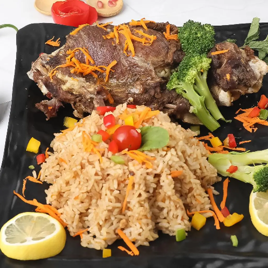رقبة محشية مع الأرز والخضار